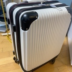 スーツケース　使用感がありますが使いやすいです✨️