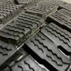 DUNLOP WINTER MAXX WM02 205/60R16 16インチ スタッドレス 4本 23年製 バリ溝 ヴォクシー ステップワゴン ノア等　(VTI763) クレジットカード QR決済可能