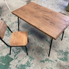 決まりました☆テーブル☆木製のテーブル☆お洒落です！椅子1脚セット☆