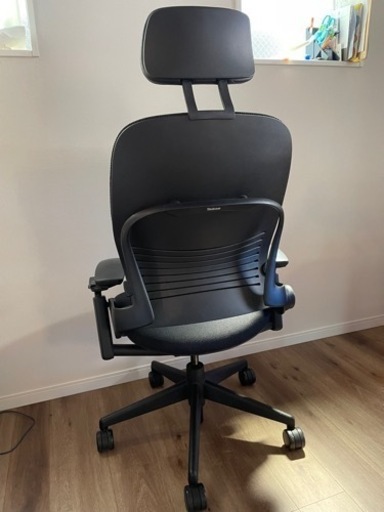 仕事用イス　Steelcase