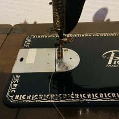 アンティークミシン（リッカー）