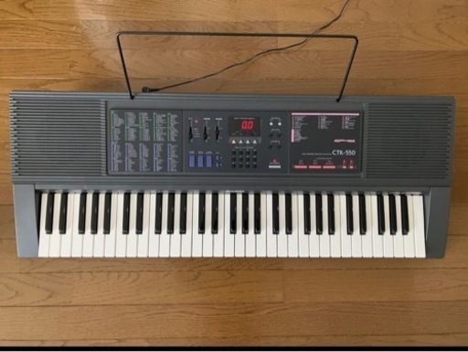 CASIO☆電子キーボード☆電子ピアノ☆CTK-550☆61鍵☆譜面台ありピアノ