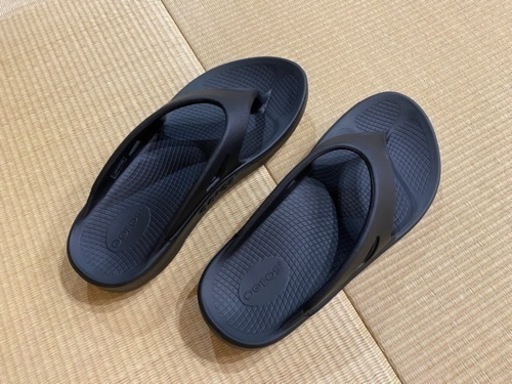 OOFOS 26センチ　ウーフォス