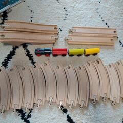 IKEAの木製列車のおもちゃ