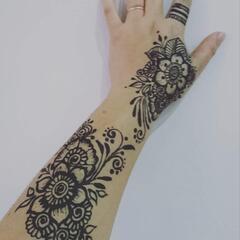 Henna　Tattoo　ヘナやってみたい人