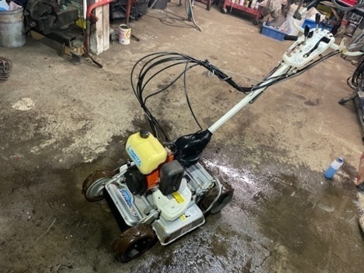 スパイダーモア　畔草刈機