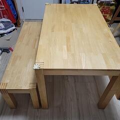 IKEA　ダイニングテーブルとベンチ