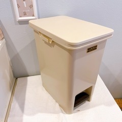 【ネット決済・配送可】【美品】ゴミ箱　20リットル