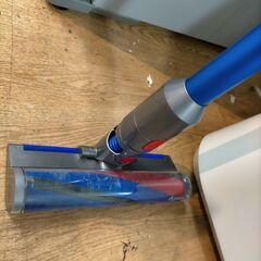 S1019 DYSON ダイソン V7 Fluffy コードレスクリーナー 2017年製 送料A