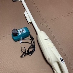 【8/31まで】マキタ 掃除機 CL201D 充電器付き 紙パッ...