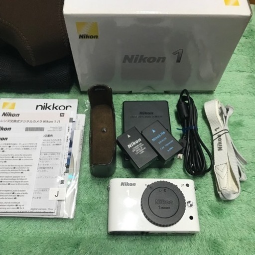 Nikon ニコン1 コンパクトミラーレス一眼 J1 ボディ ホワイト オマケ付 良品