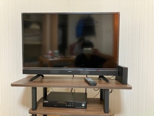 32型デジタルハイビジョン液晶テレビ