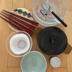 食器色々　茶碗　小皿　小鉢　中鉢3個　土鍋　箸　スプーン