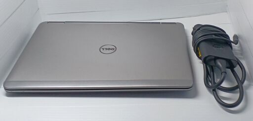 中古 DELL Latitude E7240 Win10Pro / Microsoft Office2021 Pro Plus搭載  /  新品 ワイヤレスマウス と外付けDVDマルチドライブ