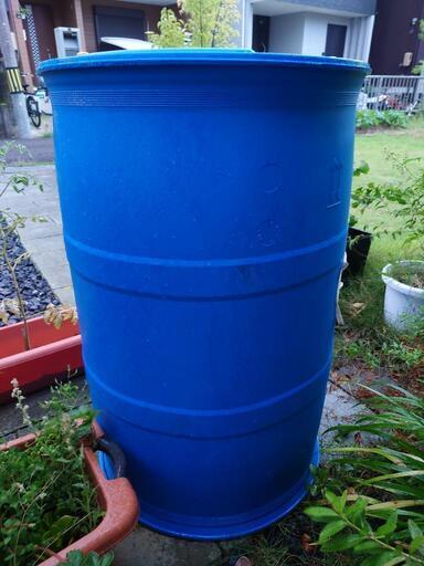 【再値下げ】プラスチックドラム缶　200L