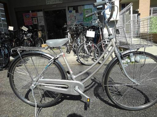 中古自転車２６５８　ブリヂストン　TW６０　２６インチ　ギヤなし　ダイナモライト\n錆びにくい部品：ハンドル・リム・ドロヨケ・スポーク・クランク・リヤキャリア