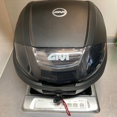 【美品】GIVI:リアボックス　郵送可