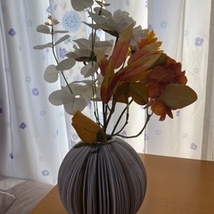 (受け取り予定あり)フランフランの花瓶、造花セット