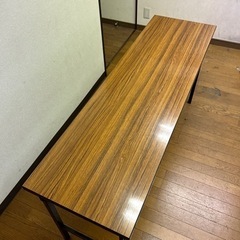 長いテーブル