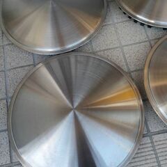 おしゃれな　ムーンアイタイプ　メッキホイルキャップ　4枚　13インチ