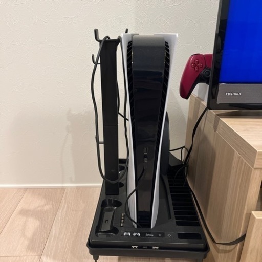 最安値！PS5 デジタル版　コントローラー充電器、コントローラー2つ付き