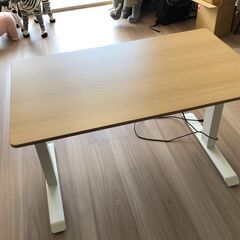 【美品】山善の電動昇降機能つきスタンディングデスク（引き取り限定）