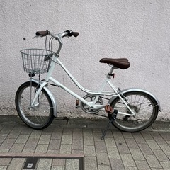 屋根付き保管】街乗り ミニベロ refmo ホワイト ナンバーロック付き