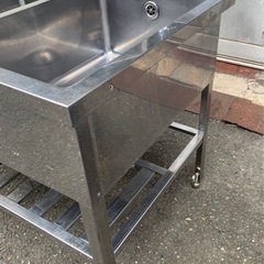 業務用 2槽シンク 二口蛇口付き 幅900×奥750×高さ800(mm) 流し台 二層 ニ槽 厨房機材 キッチン 手洗い場 店舗用品 2層 ホース新品 大阪発