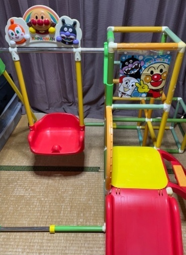 【お取引中】アンパンマン　ジャングルジム　ブランコ　中古品