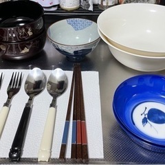 茶碗、小皿、丼ぶり、箸、スプーン、フォークなど
