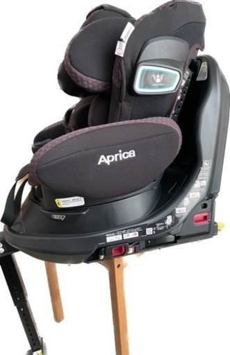 最終値下げ！Aprica フラディア ベッド型 回転式 チャイルドシート