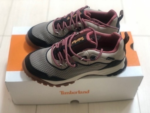新品¥19,800のTimberland 防水スニーカー