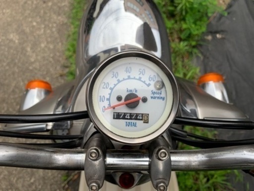 自賠責保険10月まで　ヤマハ　ビーノSA10J　交換歓迎、ハンドリング良好です。 2stビーノ（sa10j）自賠責保険1年弱付き！前タイヤ交換済み！軽整備済み！