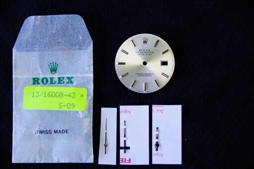ROLEX 純正品  デイトジャストの 文字盤（シルバー）+３針の出品です！