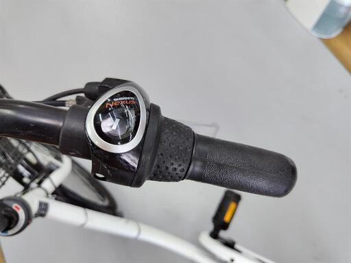 J304☆オシャレなミニベロ☆自転車☆Limini☆内装3段☆LEDオート☆20インチ