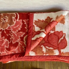 赤い花柄毛布 シングル ウール？