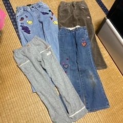 130サイズ　パンツ４本セット　マーキーズ他