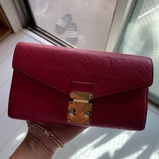 LV財布
