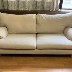 ベージュソファー