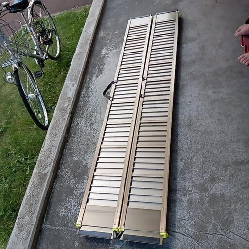 車椅子用のスロープ