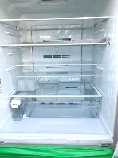 値下げ！【札幌市内配送可】東芝 冷蔵庫 GR-H560FV(ZC) 6ドア フレンチドア マジック大容量 555L 2015年製 ルーセントアイボリー 値下げ！【札幌市内配送可】東芝 冷蔵庫 GR-H560FV(ZC) 6ドア フレンチ