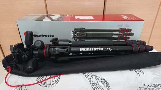 三脚　Manfrotto　MK190GOA４TB-3W　をお売りします。