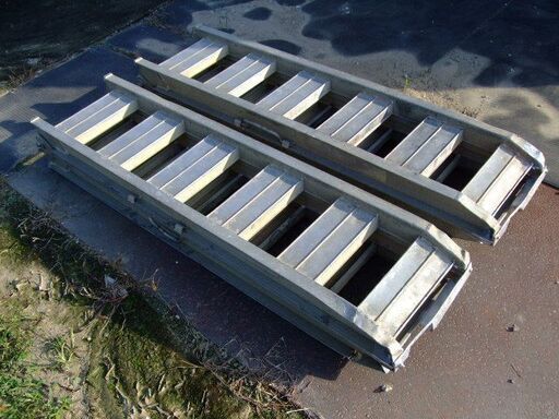 アルミブリッジ 折りたたみ式 3000x300x100 1本23㎏ 2本セット 2t位