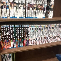 漫画まとめ売り　今週25日までの値下げ　本棚付き