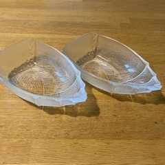 筍の形のガラス皿　２つセットであげます！