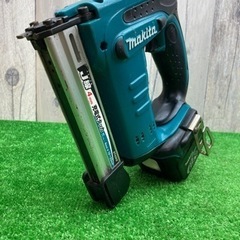 中古品 □ makita コードレスタッカーセット ST420DZK □ G