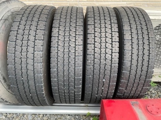 225/80R17.5 TOYOタイヤ　スタッドレス　4本セット