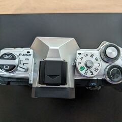 新品同様】OLYMPUS OM-D E-M5 Mark III ボディ ミラーレス 2037万画素 