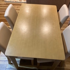 ダイニングテーブル（美品）