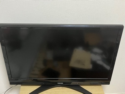 42型のTVです！リモコン付き